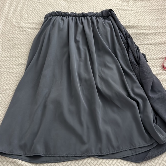 Hollister Ultra High Rise Tiered Crinkle Maxi Skirt (S) - Picture 6 of 10